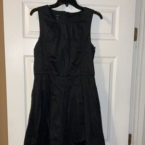 Talbots size 10 black pleated sleeveless dress with pockets
